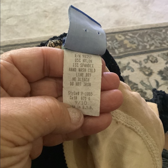 VIA MARINA swimsuit crocheted look cool texture size 9/10  black no wires 500 - Picture 10 of 10